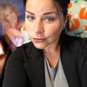 Meet your Posher, Barbi